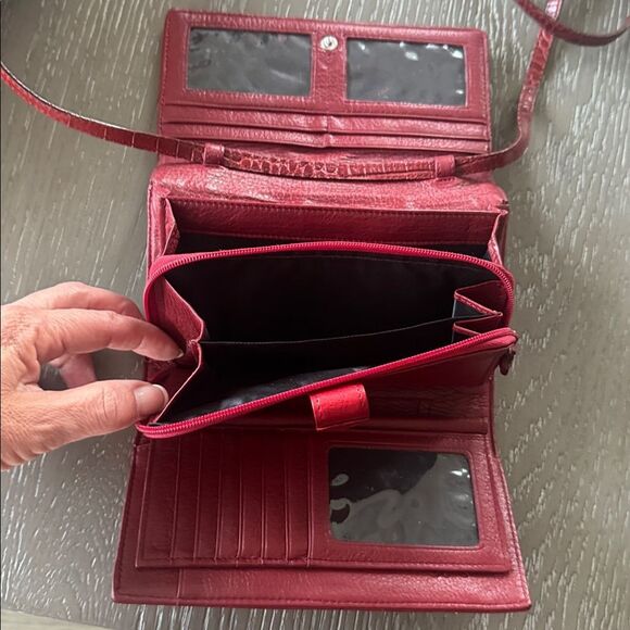 Brighton Red Leather Croc Heart Accent Stitched Crossbody Bag Wallet Organizer - Picture 4 of 16